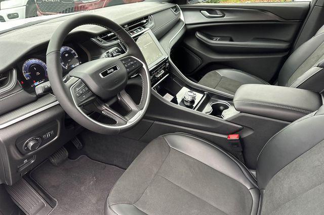 new 2025 Jeep Grand Cherokee L car, priced at $39,230