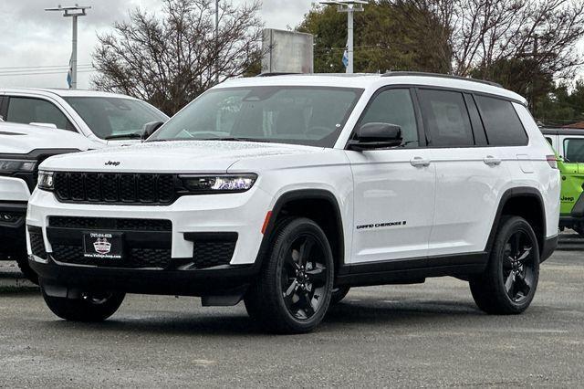 new 2025 Jeep Grand Cherokee L car, priced at $39,230