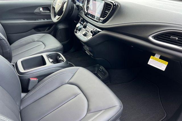 new 2025 Chrysler Pacifica car, priced at $41,820
