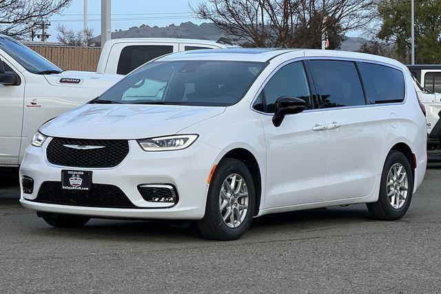new 2025 Chrysler Pacifica car, priced at $41,820