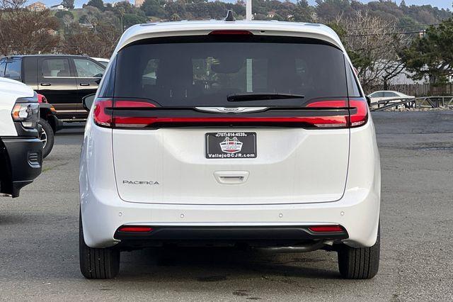 new 2025 Chrysler Pacifica car, priced at $41,820