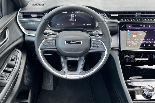 new 2025 Jeep Grand Cherokee car, priced at $35,070