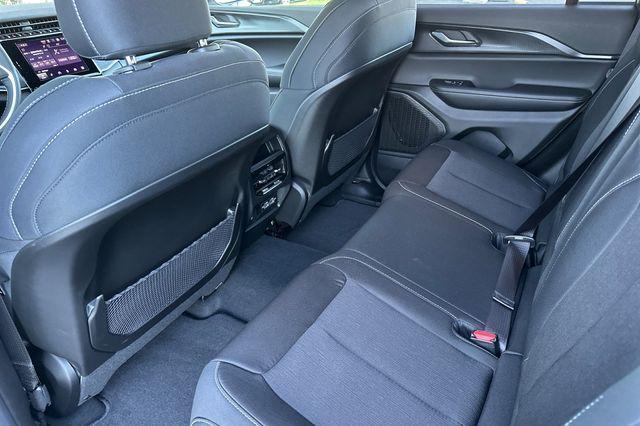 new 2025 Jeep Grand Cherokee car, priced at $35,070