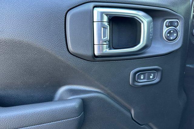 new 2025 Jeep Gladiator car, priced at $41,895