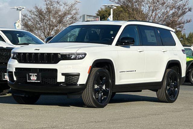 new 2025 Jeep Grand Cherokee L car, priced at $39,230