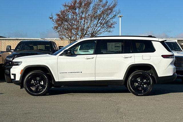new 2025 Jeep Grand Cherokee L car, priced at $39,230