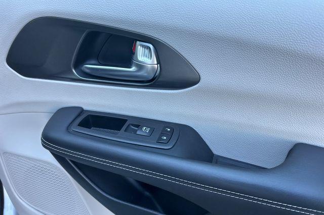 used 2024 Chrysler Pacifica car, priced at $27,490