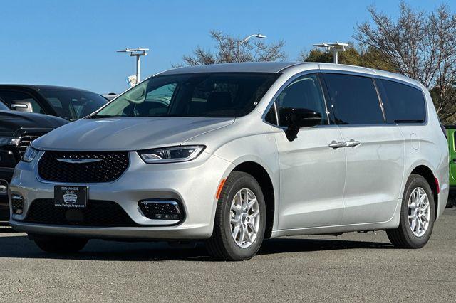 used 2024 Chrysler Pacifica car, priced at $27,490