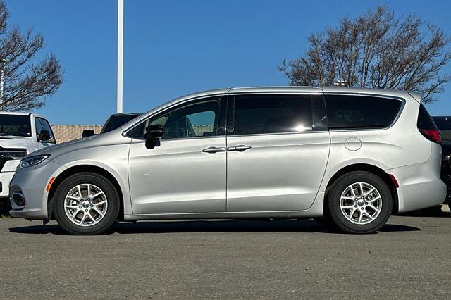 used 2024 Chrysler Pacifica car, priced at $27,490