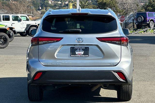 used 2023 Toyota Highlander car, priced at $32,990