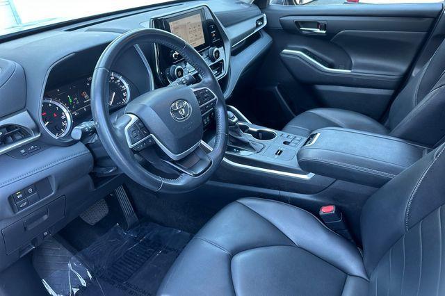 used 2023 Toyota Highlander car, priced at $32,990