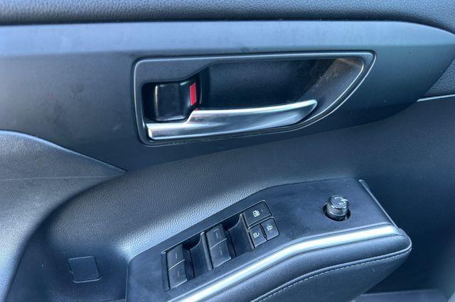 used 2023 Toyota Highlander car, priced at $32,990