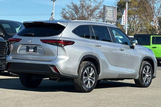 used 2023 Toyota Highlander car, priced at $32,990