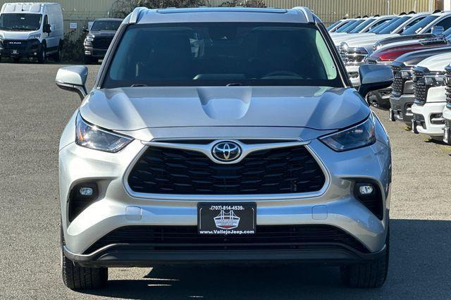 used 2023 Toyota Highlander car, priced at $32,990