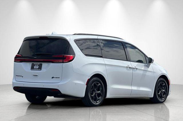 used 2021 Chrysler Pacifica Hybrid car, priced at $22,075