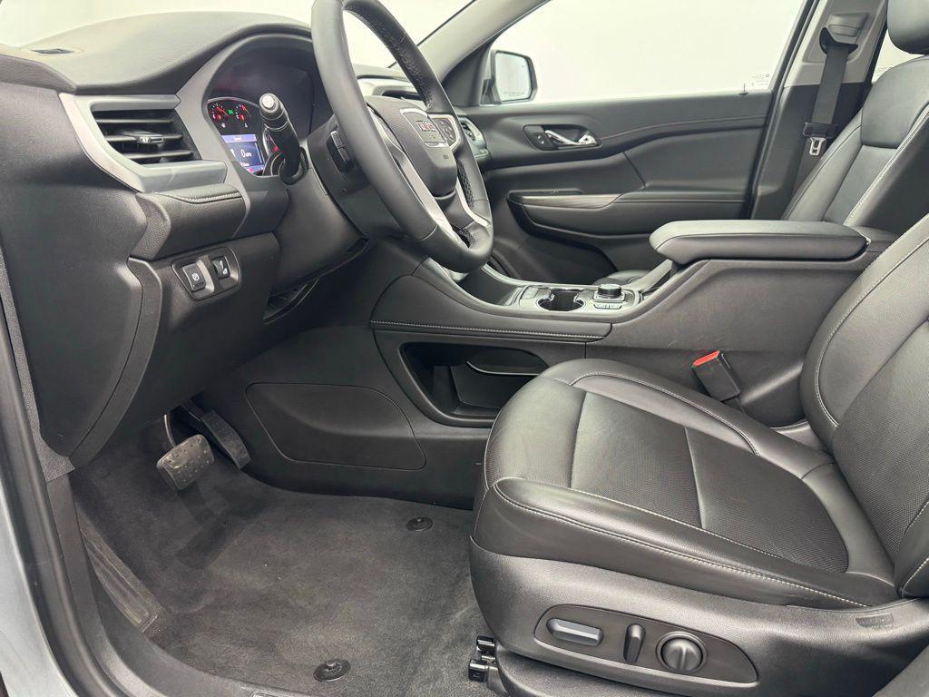 used 2023 GMC Acadia car, priced at $25,250