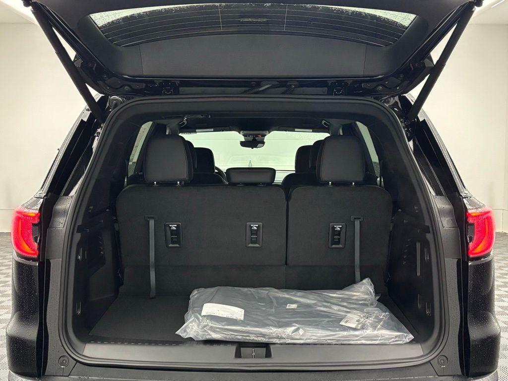 new 2026 GMC Acadia car, priced at $48,397