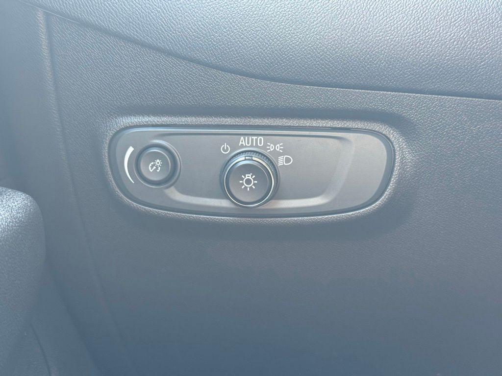 used 2023 Chevrolet Equinox car, priced at $25,598