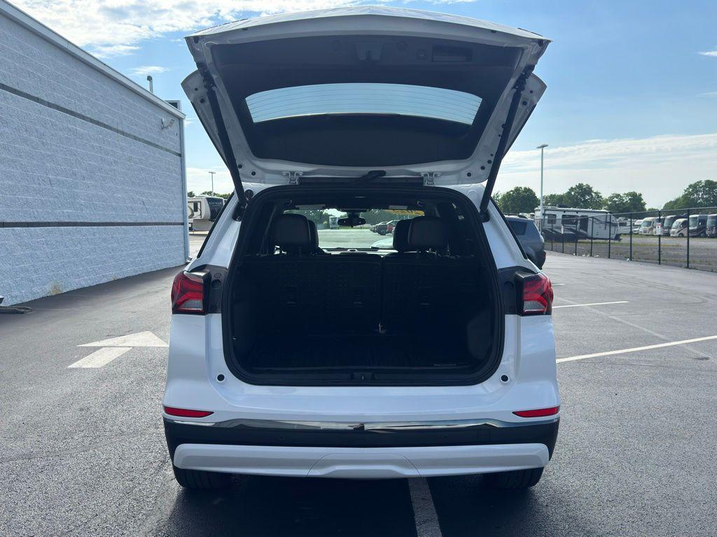used 2023 Chevrolet Equinox car, priced at $25,598