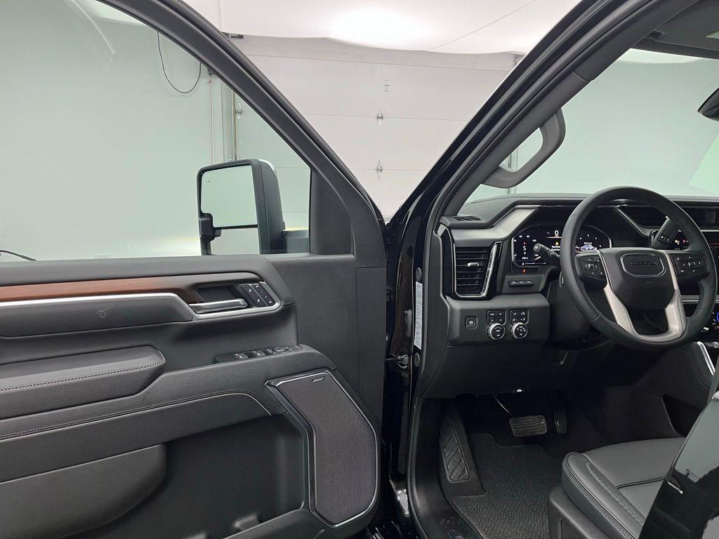 new 2025 GMC Sierra 2500 car, priced at $96,000