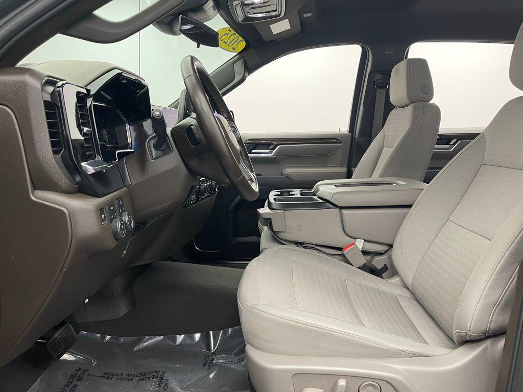 used 2025 Chevrolet Silverado 1500 car, priced at $40,098