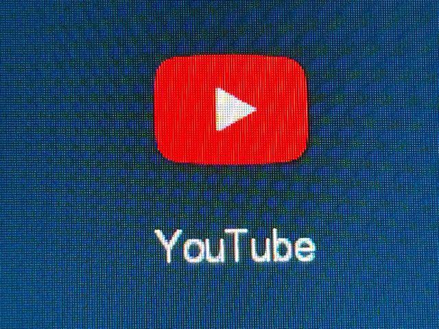 used 2023 Volvo XC40 car, priced at $25,637