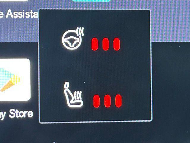 used 2023 Volvo XC40 car, priced at $25,637