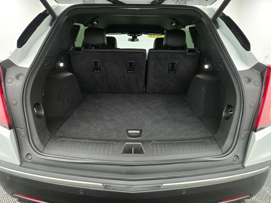 used 2023 Cadillac XT5 car, priced at $26,897
