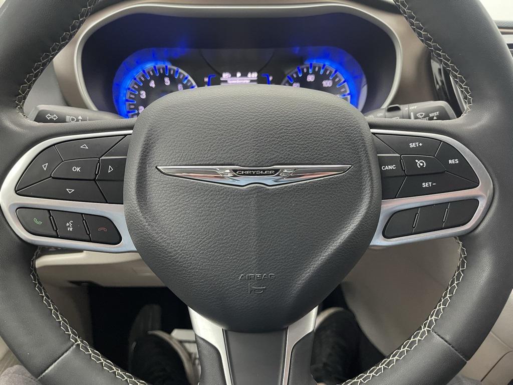 2023 Bright White Clearcoat Chrysler Voyager