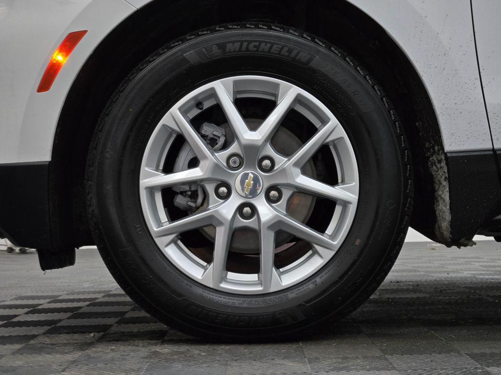 used 2024 Chevrolet Equinox car, priced at $21,400