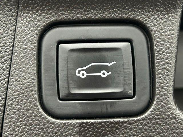 used 2023 GMC Acadia car, priced at $31,799