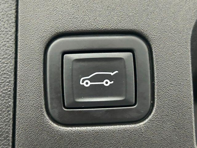 used 2023 Cadillac XT5 car, priced at $31,000