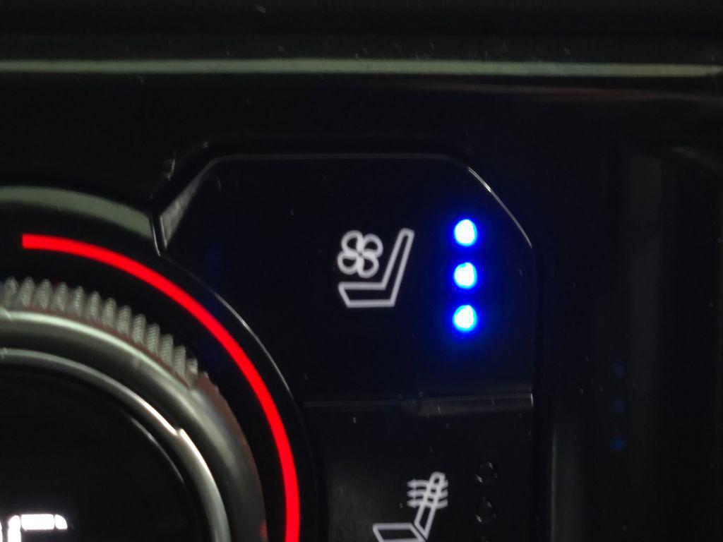 used 2022 Chevrolet Silverado 1500 car, priced at $40,269