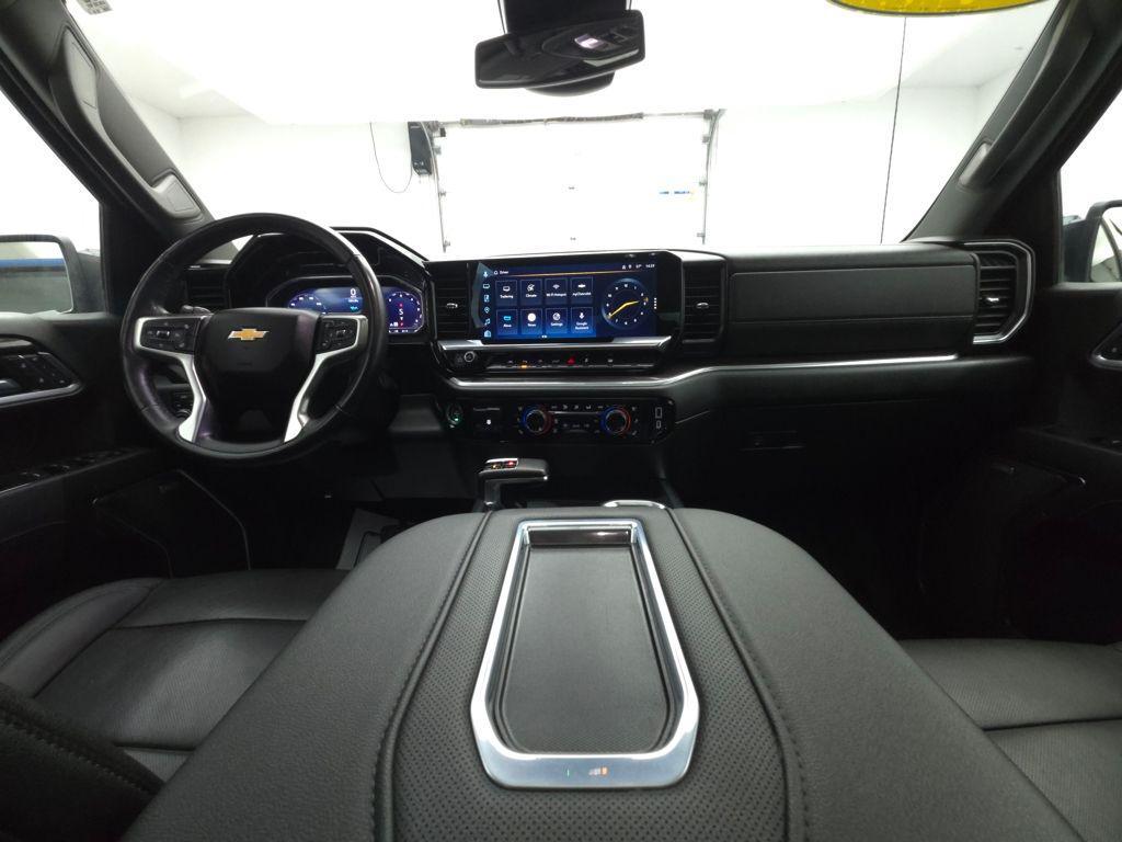 used 2022 Chevrolet Silverado 1500 car, priced at $40,269
