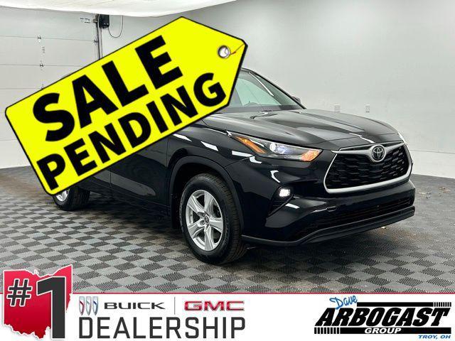 used 2022 Toyota Highlander car, priced at $31,748
