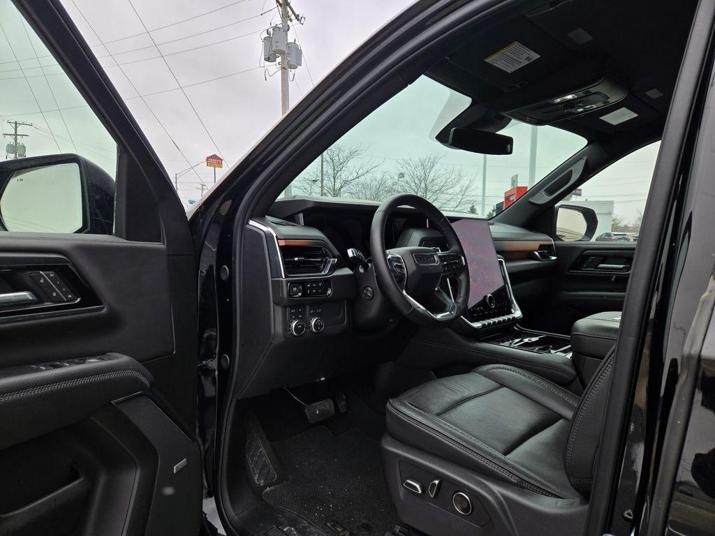 used 2025 GMC Yukon car, priced at $72,797