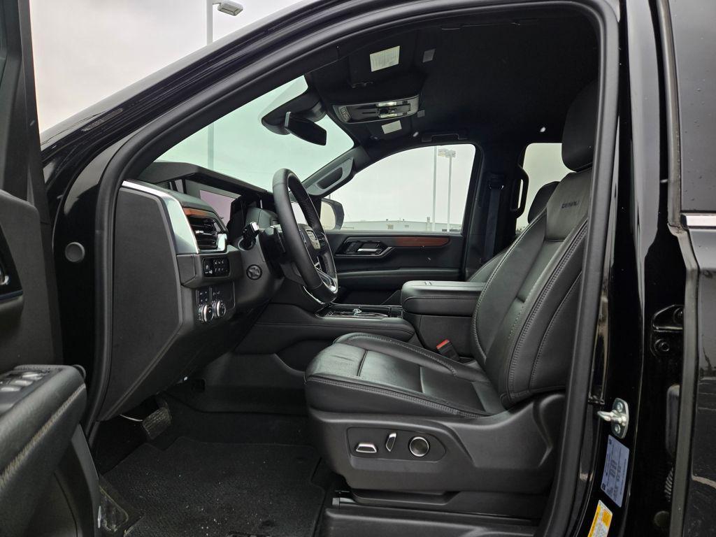 used 2025 GMC Yukon car, priced at $72,797