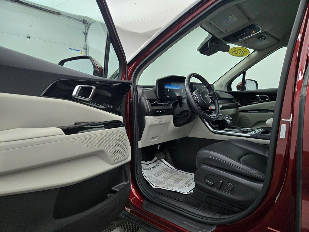 used 2024 Kia Carnival car, priced at $36,119