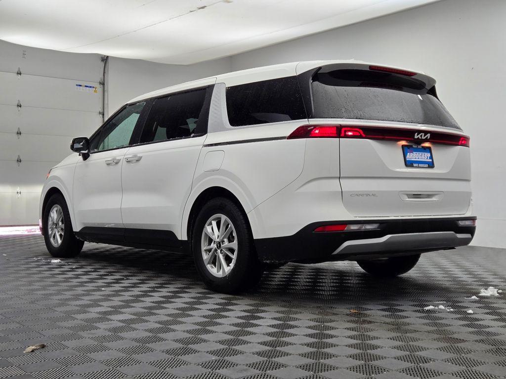 used 2023 Kia Carnival car, priced at $22,996
