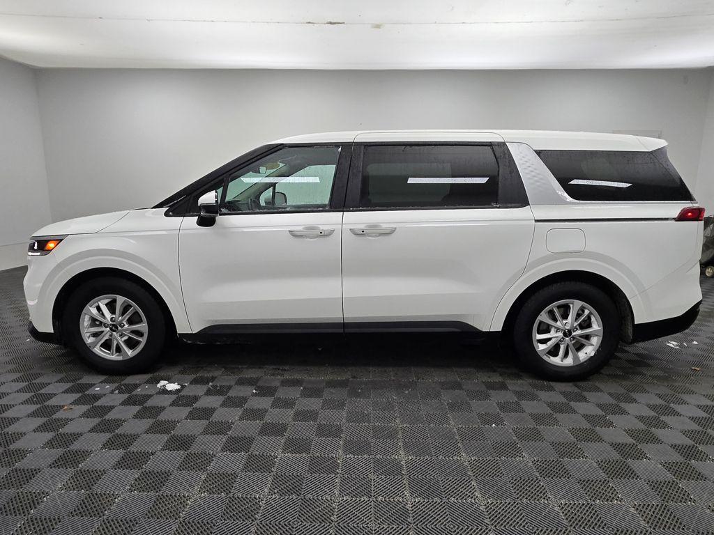 used 2023 Kia Carnival car, priced at $22,996
