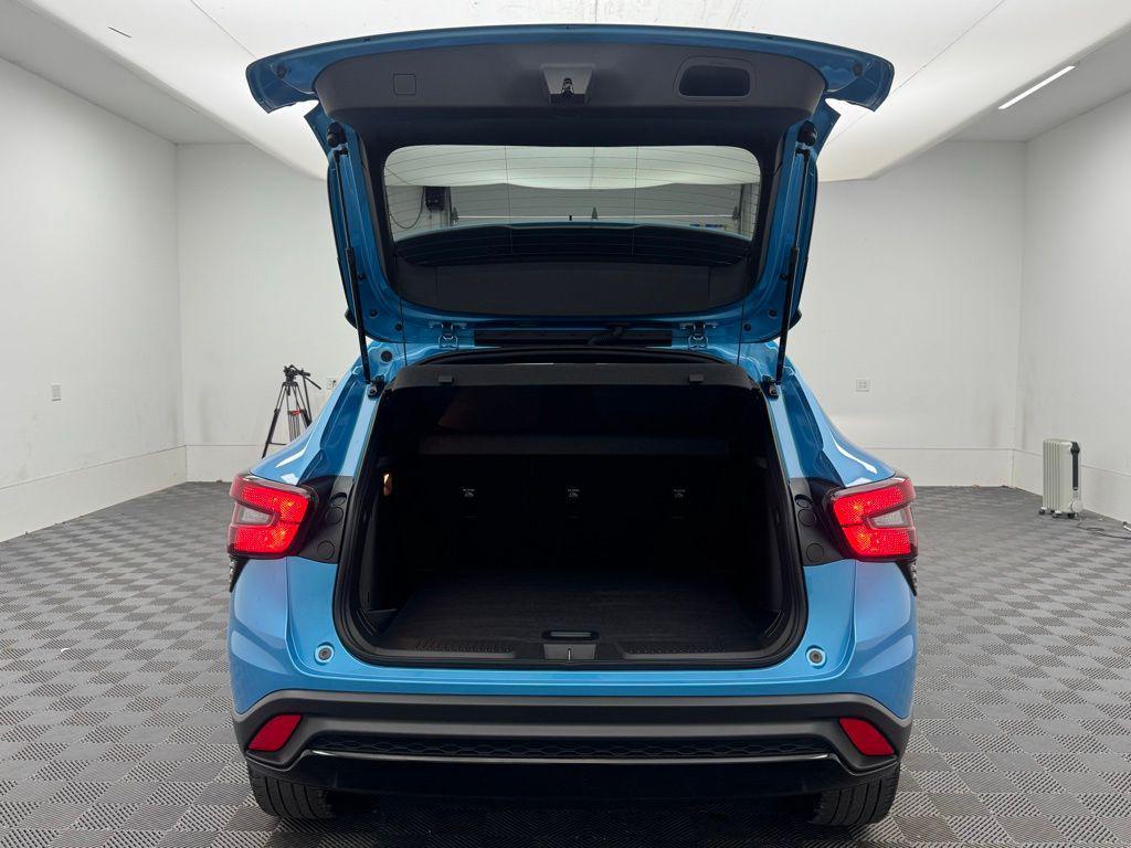 used 2025 Chevrolet Trax car, priced at $24,300