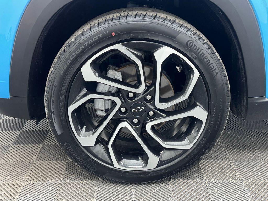 used 2025 Chevrolet Trax car, priced at $24,300