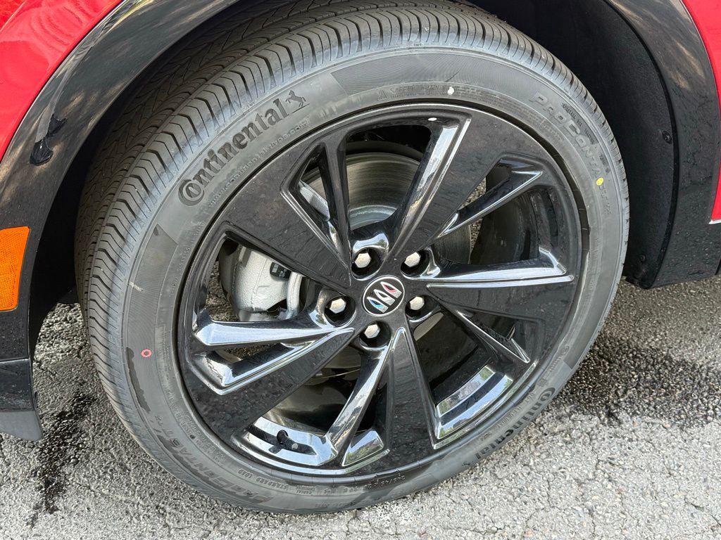 new 2025 Buick Envision car, priced at $39,000