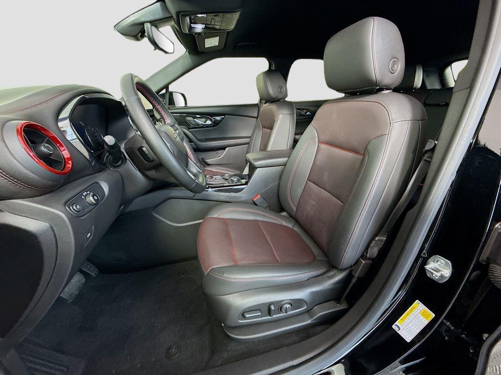 used 2025 Chevrolet Blazer car, priced at $32,999