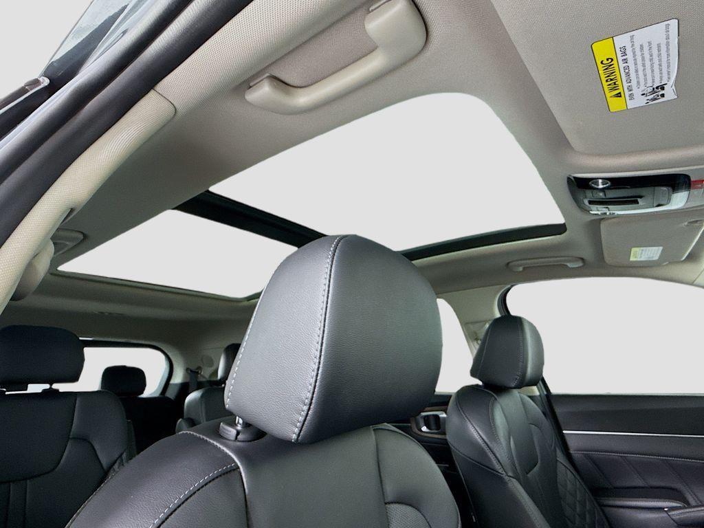 used 2022 Kia Sorento car, priced at $27,997