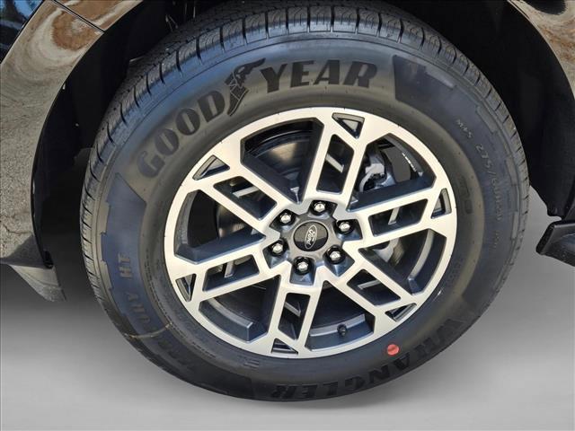 new 2026 Ford Expedition car, priced at $68,477