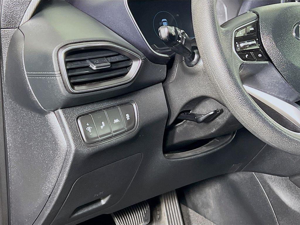 used 2019 Hyundai Santa Fe car, priced at $13,599