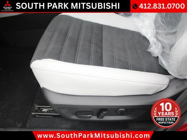 new 2025 Mitsubishi Outlander car, priced at $33,560