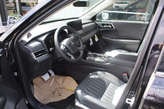 new 2025 Mitsubishi Outlander car, priced at $37,900