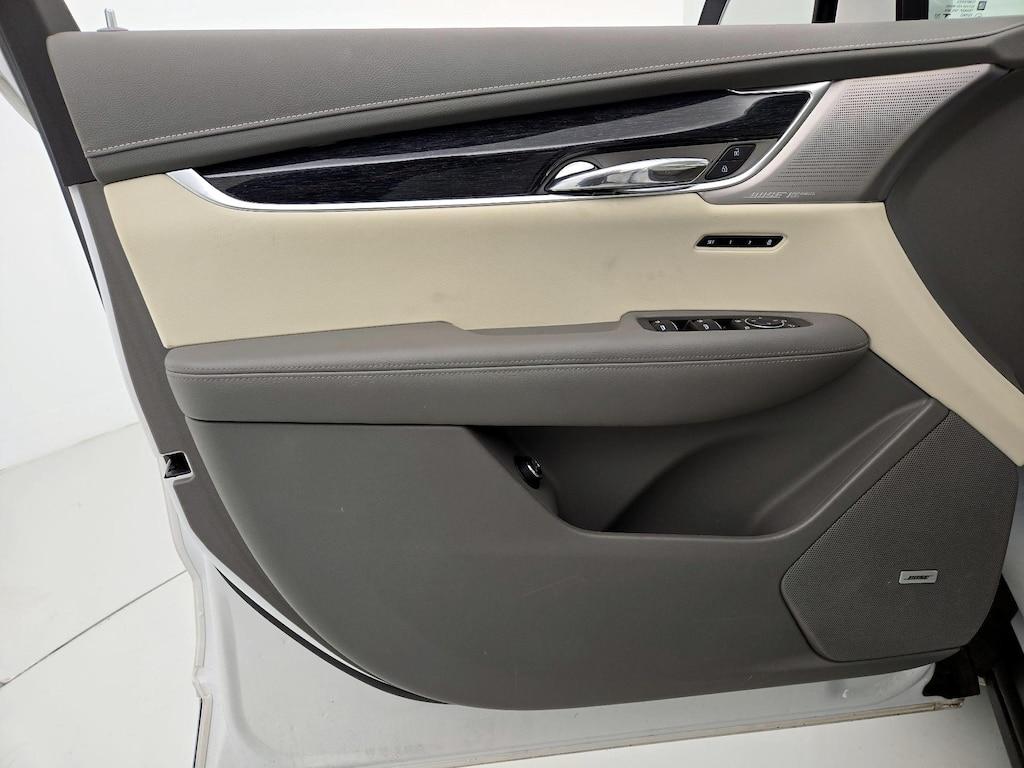 used 2022 Cadillac XT6 car, priced at $35,998